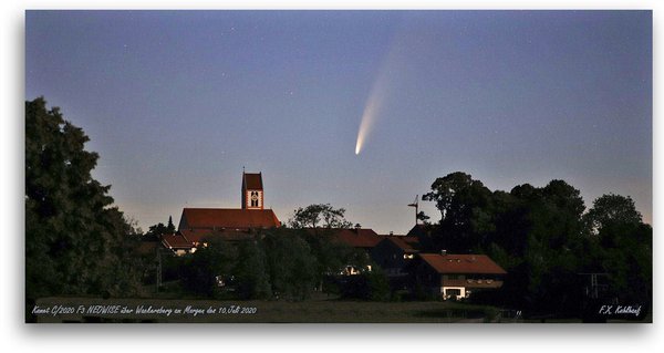 Komet C/2020 F3 NEOWISE über Wackersberg - Leinwandbild, 50x100 cm